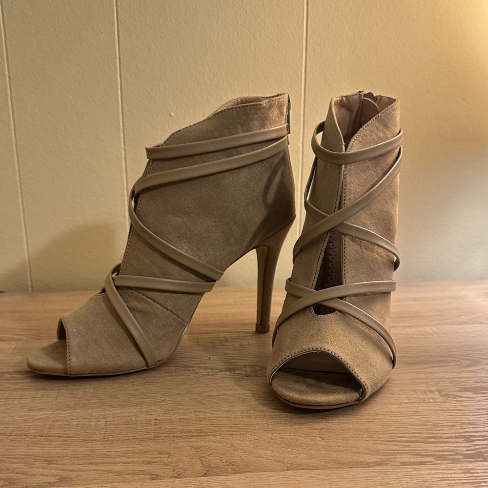 Journee Collection Tan Strappy Heels